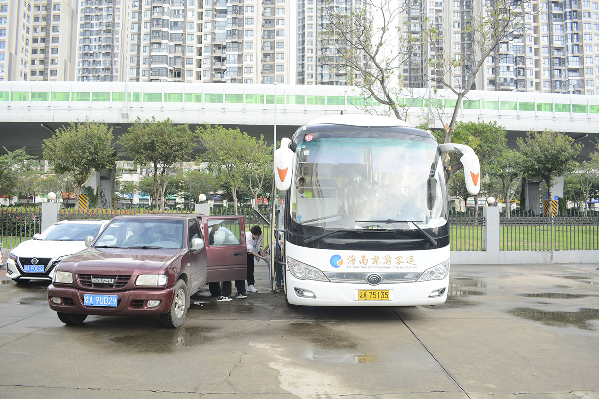 大巴车_副本.jpg